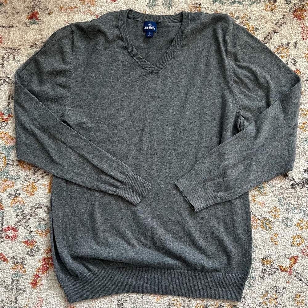 Men’s Old Navy v-neck sweater size XL